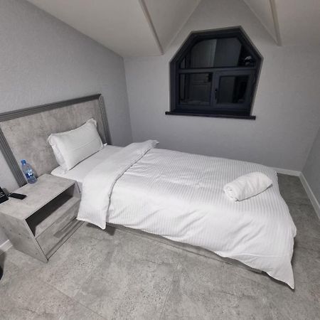 Revel Hotel Tashkent Esterno foto