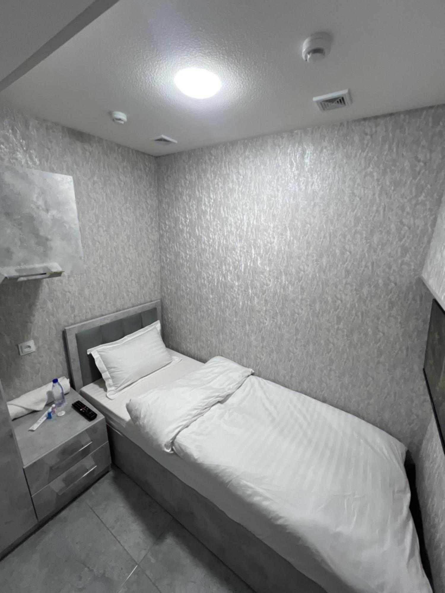 Revel Hotel Tashkent Esterno foto