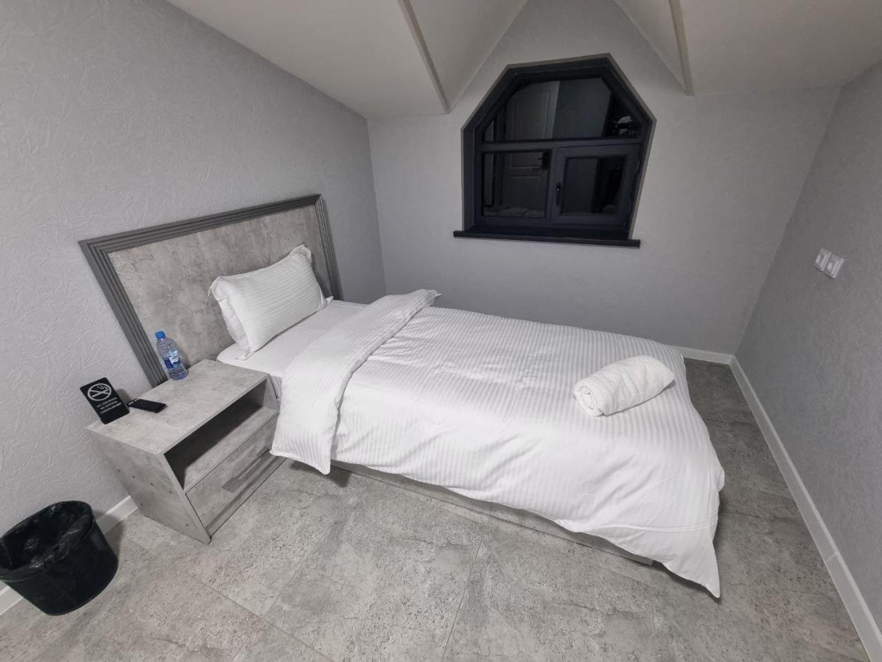 Revel Hotel Tashkent Esterno foto