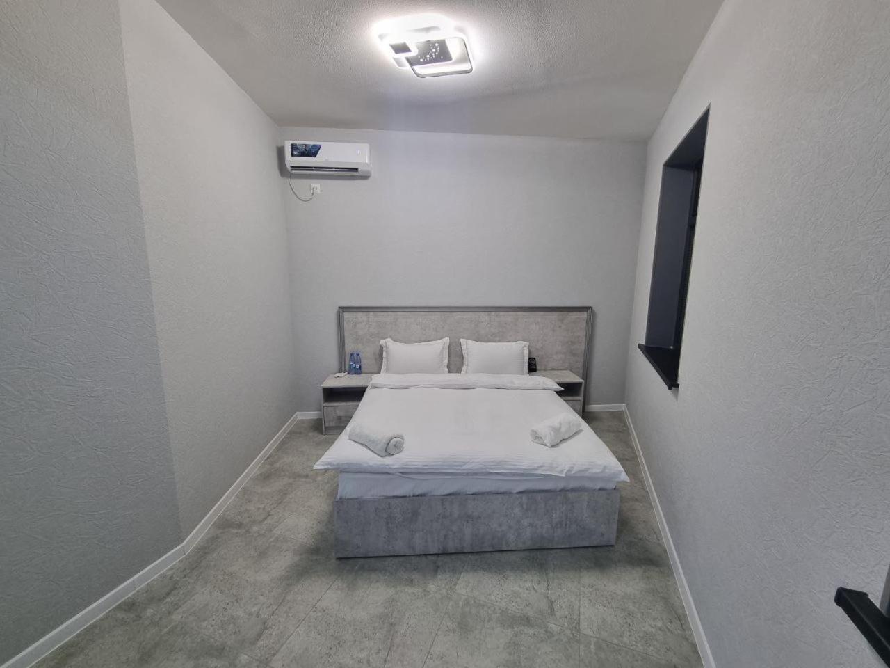 Revel Hotel Tashkent Esterno foto