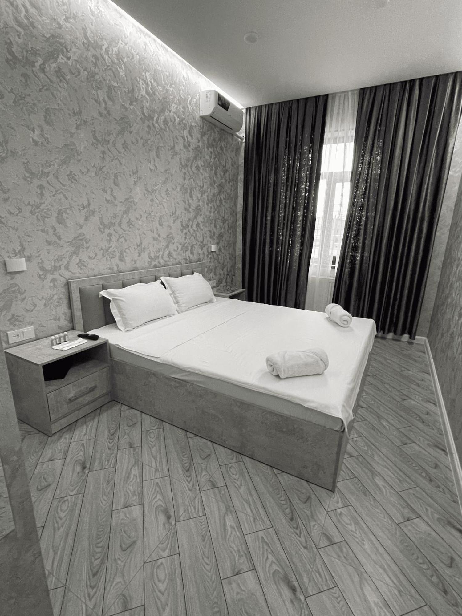Revel Hotel Tashkent Esterno foto