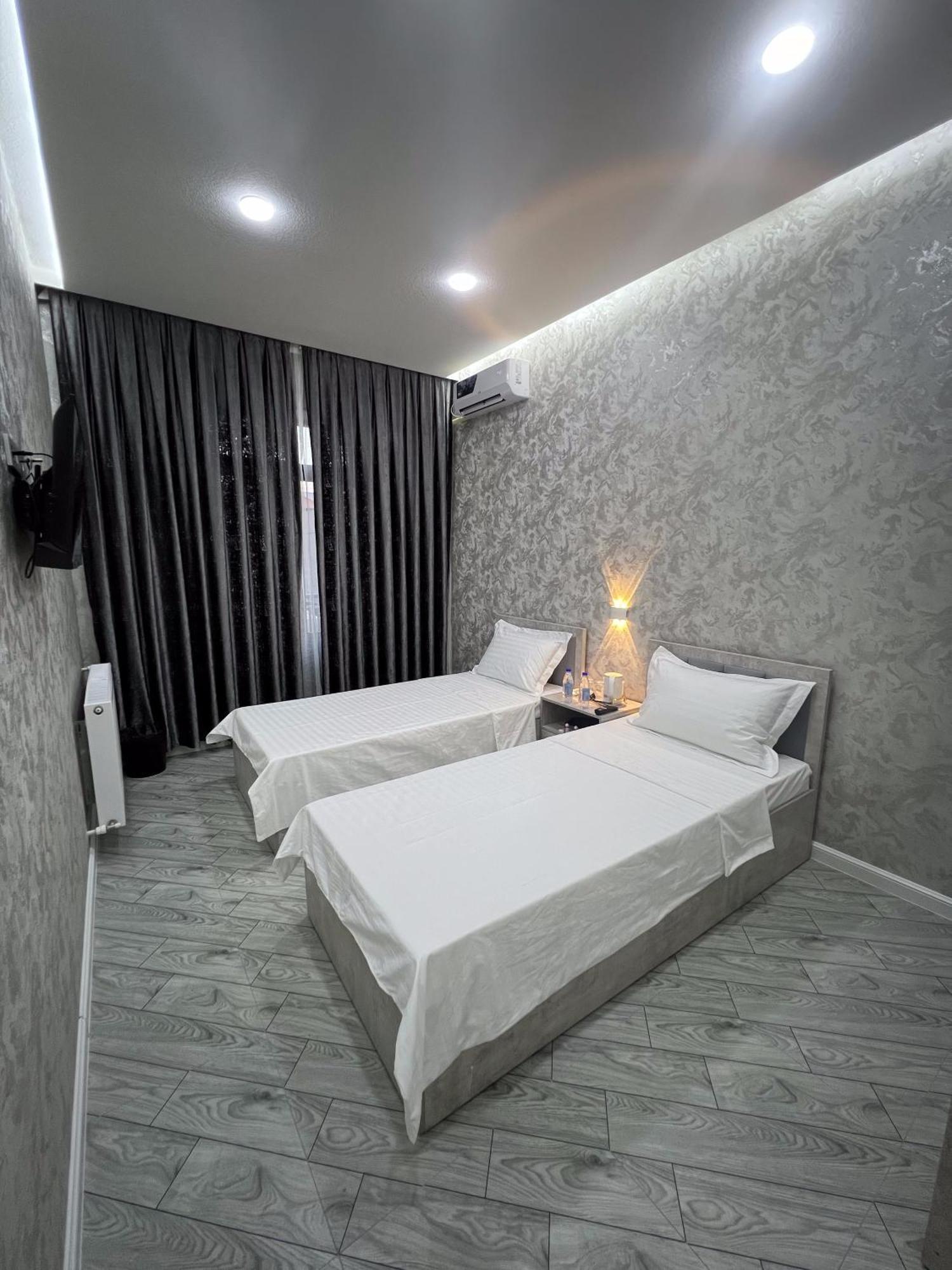 Revel Hotel Tashkent Esterno foto